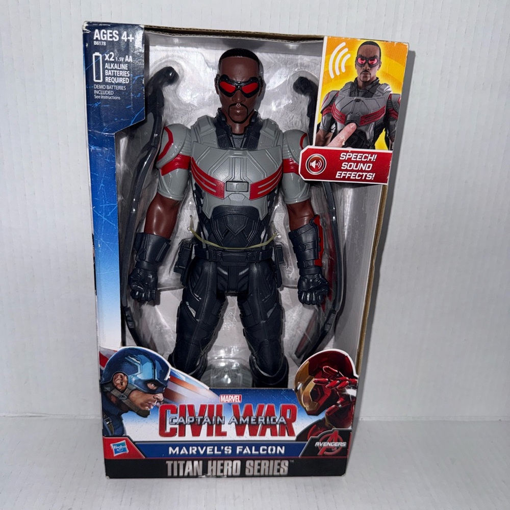 2015 TITAN HERO SERIES : MARVEL'S FALCON - CAPTAIN AMERICA CIVIL WAR  Brand New